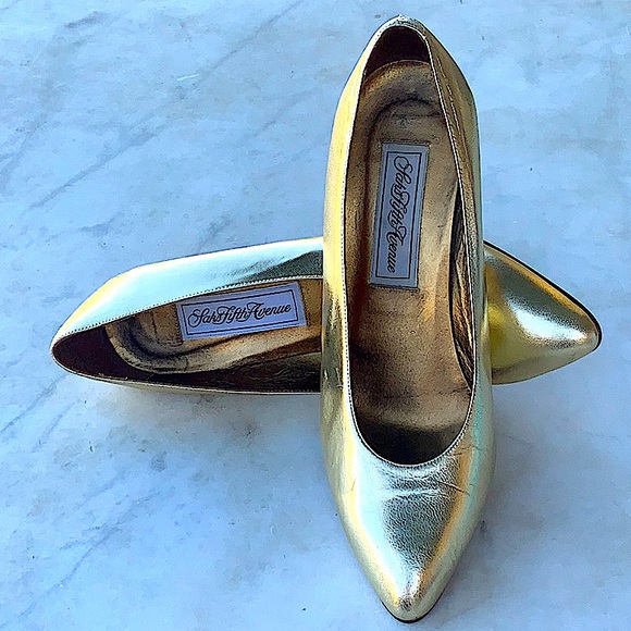 SAKS FIFTH AVENUE HEELS VINTAGE GOLD MADE IN ITALY 3 1/2 IN SIZE 9  GENTLY WORN - Picture 2 of 8